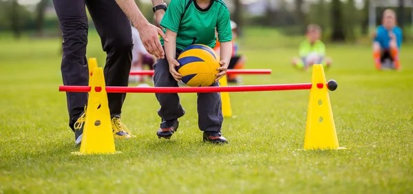 2-1，打爆日本张本智和，状态低迷连续丢分，邱党给对手上课