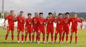 体育博弈：解析“马赛（Horse Racing）”中的血统分析与场地适配逻辑。（从体育博弈看赛马：血统解读与场地适配逻辑）